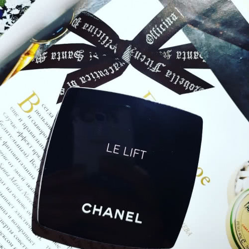 Полотенце Chanel Le Lift