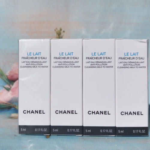 Аква-молочко для снятия макияжа Chanel Le Lait Fraicheur D’eau