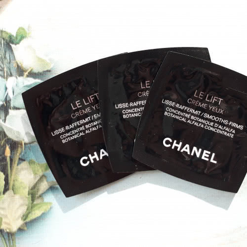 Крем Chanel Le Lift Creme Yeux Botanical Alfalfa Concentrate