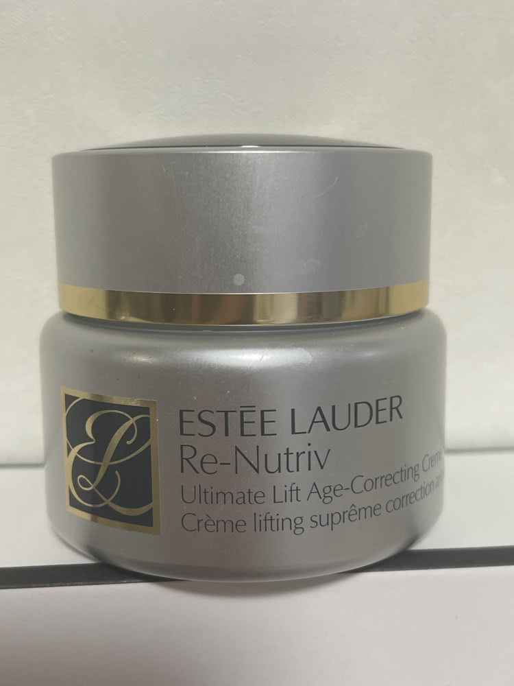 Re-Nutriv Ultimate Lift Age -Correcting Creme