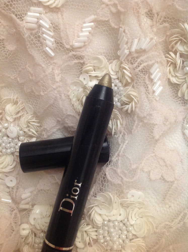 Sale! Золотой карандаш тени для глаз от Dior