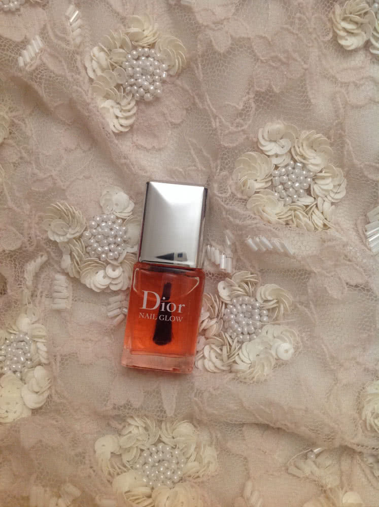 Топ для лака глянцевый Dior Nail Glow 7 ml от Диор Вехрнее Покрытие для маникюра