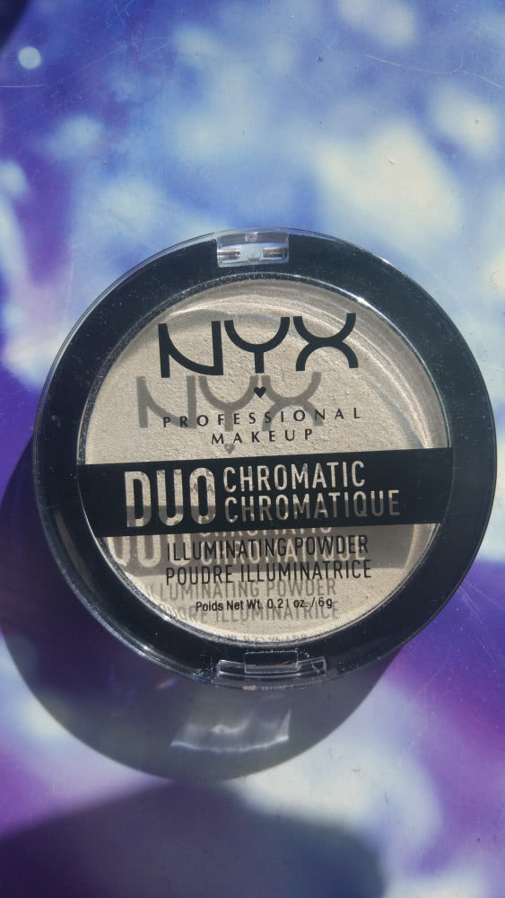 Nyx duo chromatic illuminating powder 01 twilight tint
